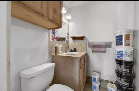 Bath - 537 W Talmage St, Springfield, MO 65803 photo 7 of 7