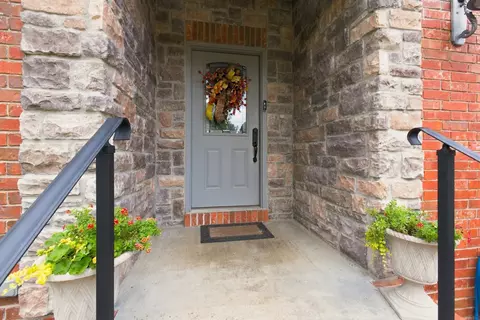 Entry Way - 3826 E Fox Grape Rd, Springfield, MO 65809 photo 1 of 2