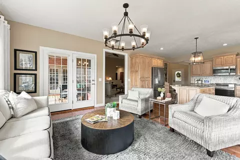 Living - 3826 E Fox Grape Rd, Springfield, MO 65809 photo 6 of 9