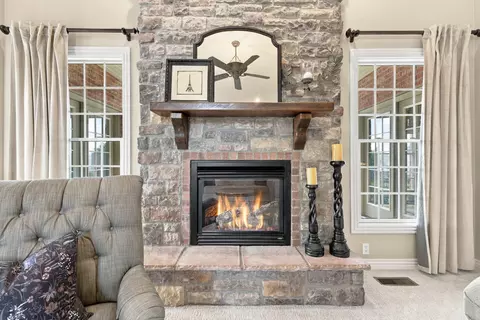 Living - 3826 E Fox Grape Rd, Springfield, MO 65809 photo 3 of 9