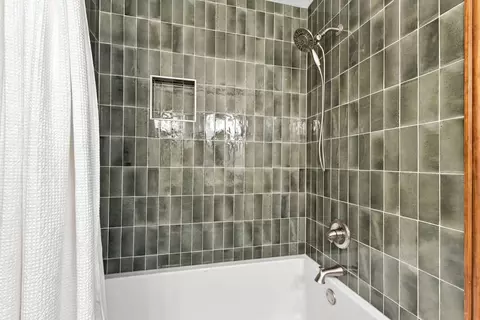 Bath - 3826 E Fox Grape Rd, Springfield, MO 65809 photo 8 of 8