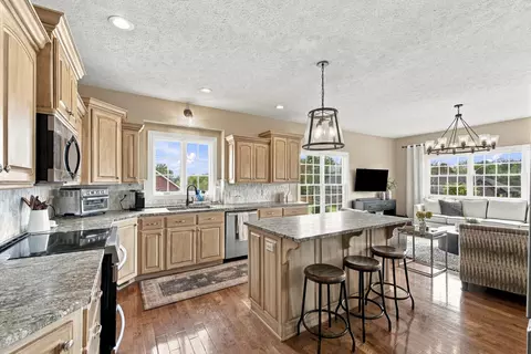 Kitchen - 3826 E Fox Grape Rd, Springfield, MO 65809 photo 1 of 7