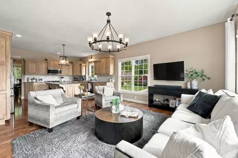 Living - 3826 E Fox Grape Rd, Springfield, MO 65809 photo 7 of 9