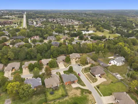 View/Area - 3826 E Fox Grape Rd, Springfield, MO 65809 photo 4 of 13