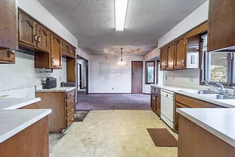 Kitchen - 1857 N Owen Rd, Nixa, MO 65714 photo 4 of 4