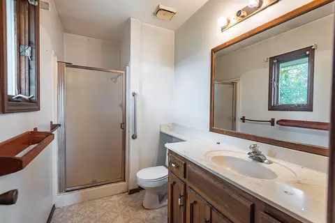 Bath - 1857 N Owen Rd, Nixa, MO 65714 photo 2 of 2