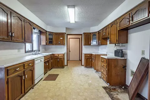 Kitchen - 1857 N Owen Rd, Nixa, MO 65714 photo 1 of 4