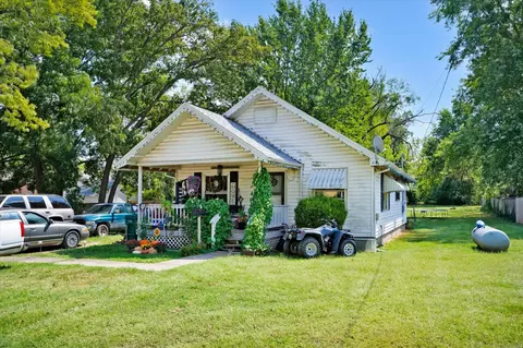 108 W Hickory St, Bolivar, MO 65613