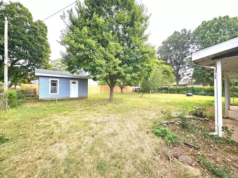 Exterior - 1962 S Newton Ave, Springfield, MO 65807 photo 10 of 12