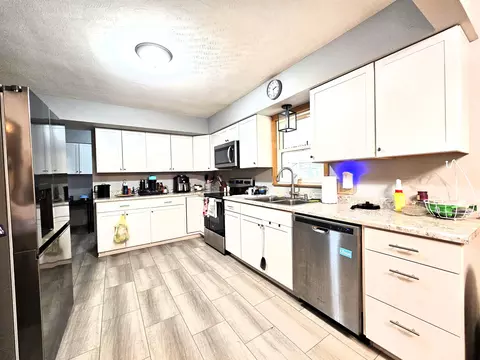Kitchen - 1962 S Newton Ave, Springfield, MO 65807 photo 1 of 3