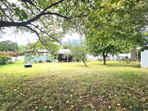 Exterior - 1962 S Newton Ave, Springfield, MO 65807 photo 8 of 12