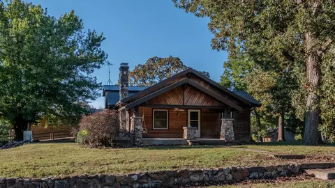 3306 S 25th Rd, Humansville, MO 65674
