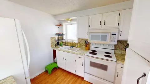 Kitchen - 928 State Hwy H, Forsyth, MO 65653 photo 1 of 3