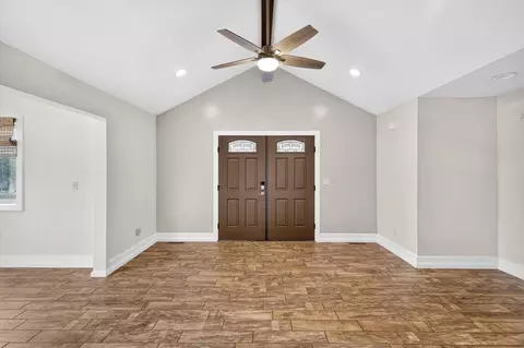 Entry Way - 304 Schupbach Rd, Clever, MO 65631 photo 1 of 5