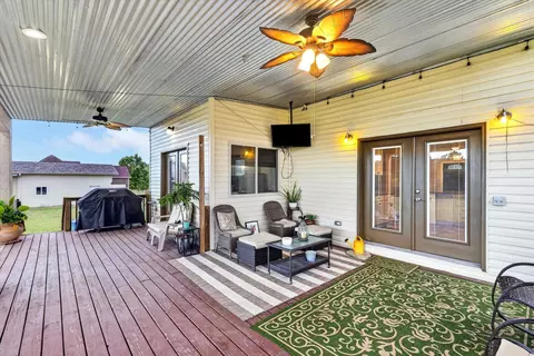Exterior - 304 Schupbach Rd, Clever, MO 65631 photo 9 of 16