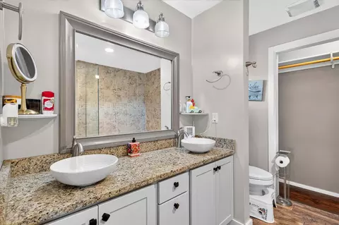 Bath - 304 Schupbach Rd, Clever, MO 65631 photo 6 of 6