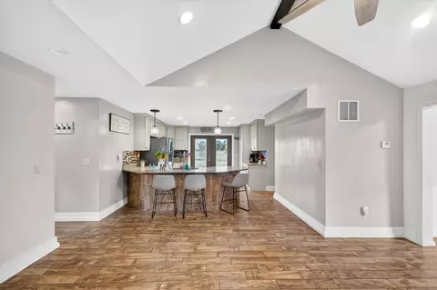 Entry Way - 304 Schupbach Rd, Clever, MO 65631 photo 2 of 5