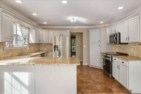 Kitchen - 2542 W Heritage Dr, Ozark, MO 65721 photo 1 of 3