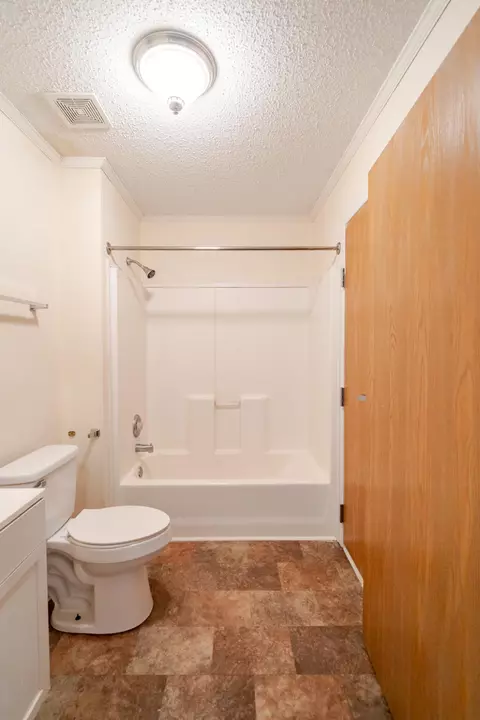 Bath - 3715 Farm Road 2190, Exeter, MO 65647 photo 4 of 4
