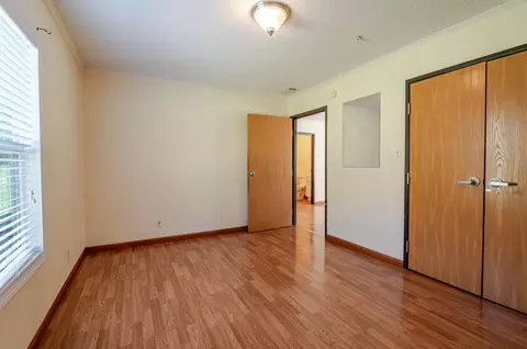 Bedroom - 3715 Farm Road 2190, Exeter, MO 65647 photo 2 of 6