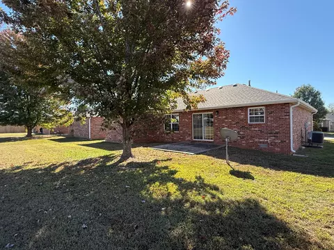 Exterior - 4403 W Delmar St, Springfield, MO 65802 photo 2 of 2