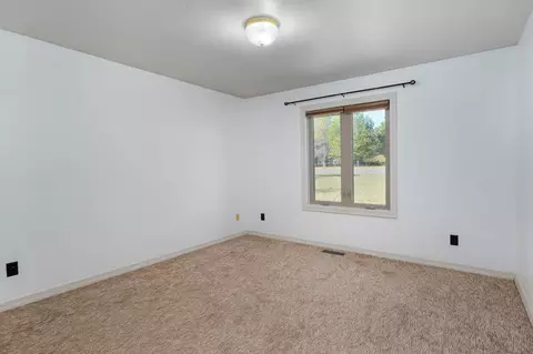 Bedroom - 3502 N Bobwhite Dr, Ozark, MO 65721 photo 2 of 10