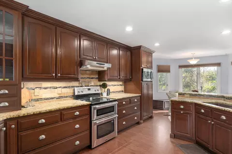 Kitchen - 3502 N Bobwhite Dr, Ozark, MO 65721 photo 3 of 6