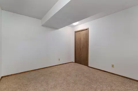 Bedroom - 3502 N Bobwhite Dr, Ozark, MO 65721 photo 7 of 10