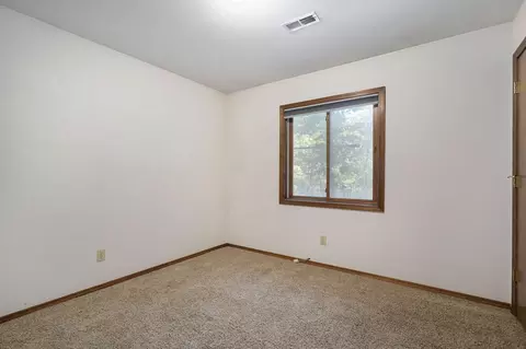 Bedroom - 3502 N Bobwhite Dr, Ozark, MO 65721 photo 8 of 10