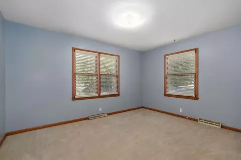 Bedroom - 5744 S Roanoke Ave, Springfield, MO 65810 photo 3 of 4