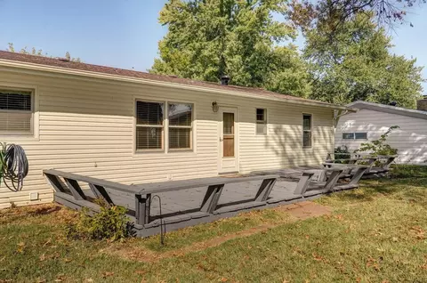 Exterior - 5744 S Roanoke Ave, Springfield, MO 65810 photo 6 of 7