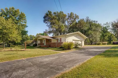 Exterior - 5744 S Roanoke Ave, Springfield, MO 65810 photo 2 of 7