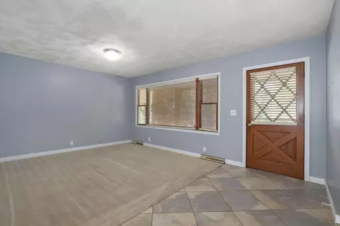 Living - 5744 S Roanoke Ave, Springfield, MO 65810 photo 1 of 6