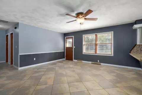 Living - 5744 S Roanoke Ave, Springfield, MO 65810 photo 4 of 6