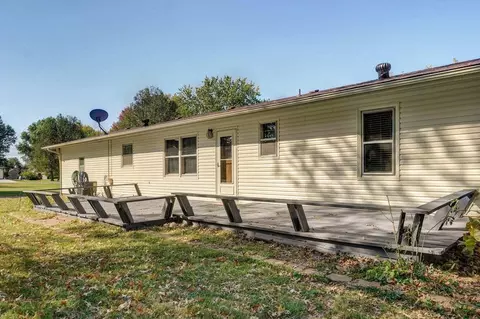Exterior - 5744 S Roanoke Ave, Springfield, MO 65810 photo 5 of 7