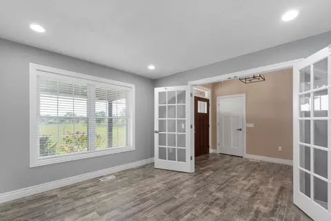 Entry Way - 681 Headwaters Dr, Marshfield, MO 65706 photo 2 of 3