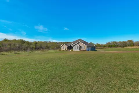 Exterior - 681 Headwaters Dr, Marshfield, MO 65706 photo 3 of 11