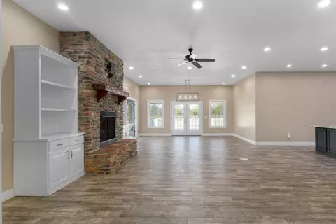 Living - 681 Headwaters Dr, Marshfield, MO 65706 photo 1 of 7