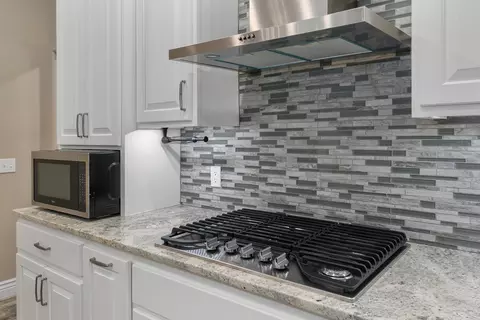 Kitchen - 681 Headwaters Dr, Marshfield, MO 65706 photo 3 of 3