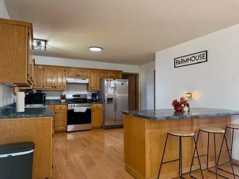 Kitchen - 612 Michael Stihl Rd, Mountain View, MO 65548 photo 2 of 4