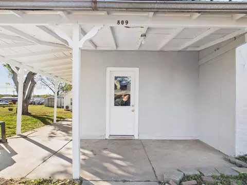 Exterior - 809 Cherry St #1, Cabool, MO 65689 photo 7 of 11