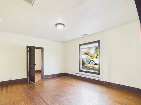 Living - 809 Cherry St #1, Cabool, MO 65689 photo 2 of 3