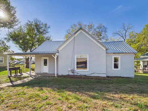 Exterior - 809 Cherry St #1, Cabool, MO 65689 photo 6 of 11