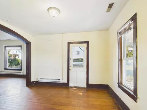Entry Way - 809 Cherry St #1, Cabool, MO 65689 photo 2 of 3