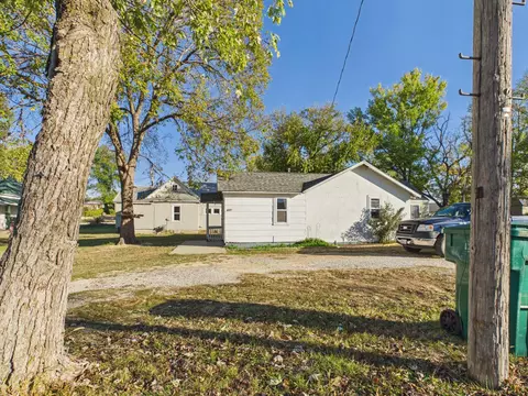 Exterior - 809 Cherry St #1, Cabool, MO 65689 photo 11 of 11