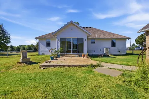 Exterior - 2246 Eagles Ln, Nixa, MO 65714 photo 6 of 10