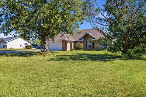 Exterior - 2246 Eagles Ln, Nixa, MO 65714 photo 9 of 10