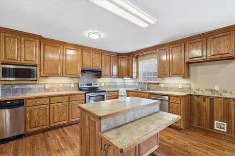 Kitchen - 2246 Eagles Ln, Nixa, MO 65714 photo 1 of 3