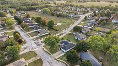 View/Area - 501 Sarah Ct, Willard, MO 65781 photo 4 of 4