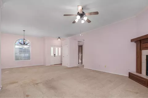 Living - 501 Sarah Ct, Willard, MO 65781 photo 6 of 6